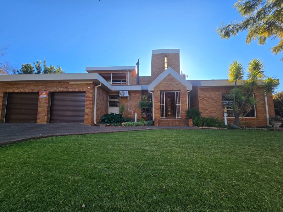 4 Bedroom Property for Sale in Universitas Ridge Free State